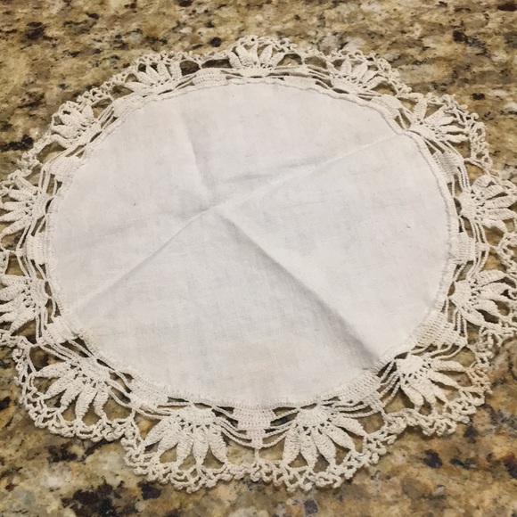 Antique handcrafted Doily with ornate trim close to 11” round amazing Condition! - Picture 8 of 8
